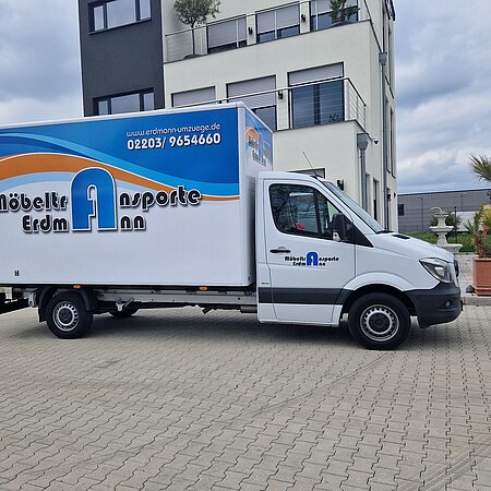 Transporter von Möbeltransport Erdmann für Umzüge in Köln